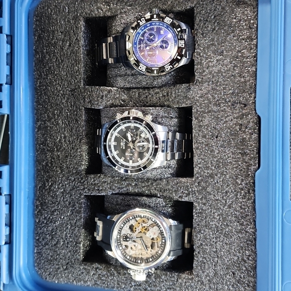 INVICTA 3 Watch Set with CASE LOT - Picture 2 of 10